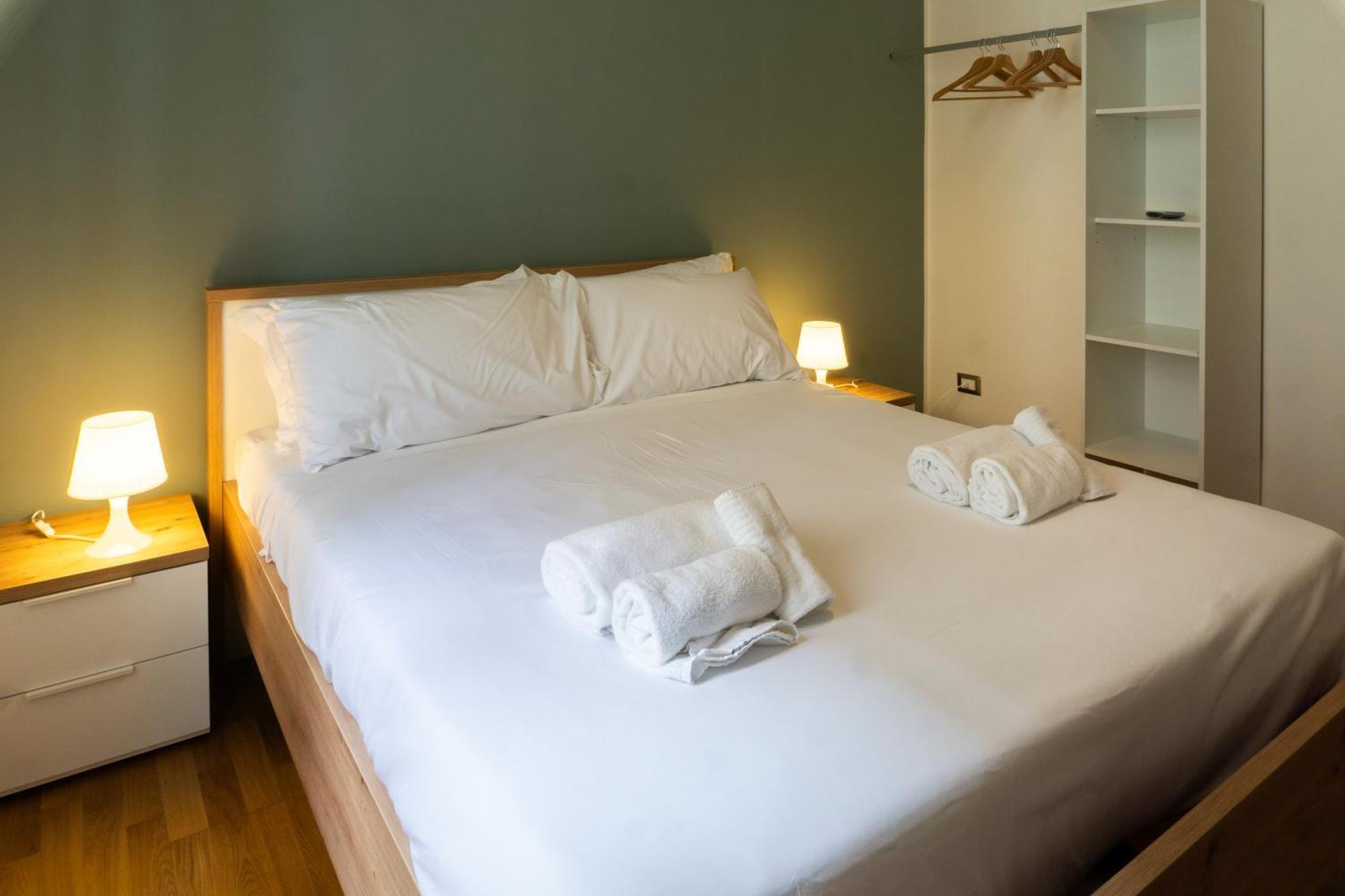 Stazione 54 Apartment Наполи Екстериор снимка