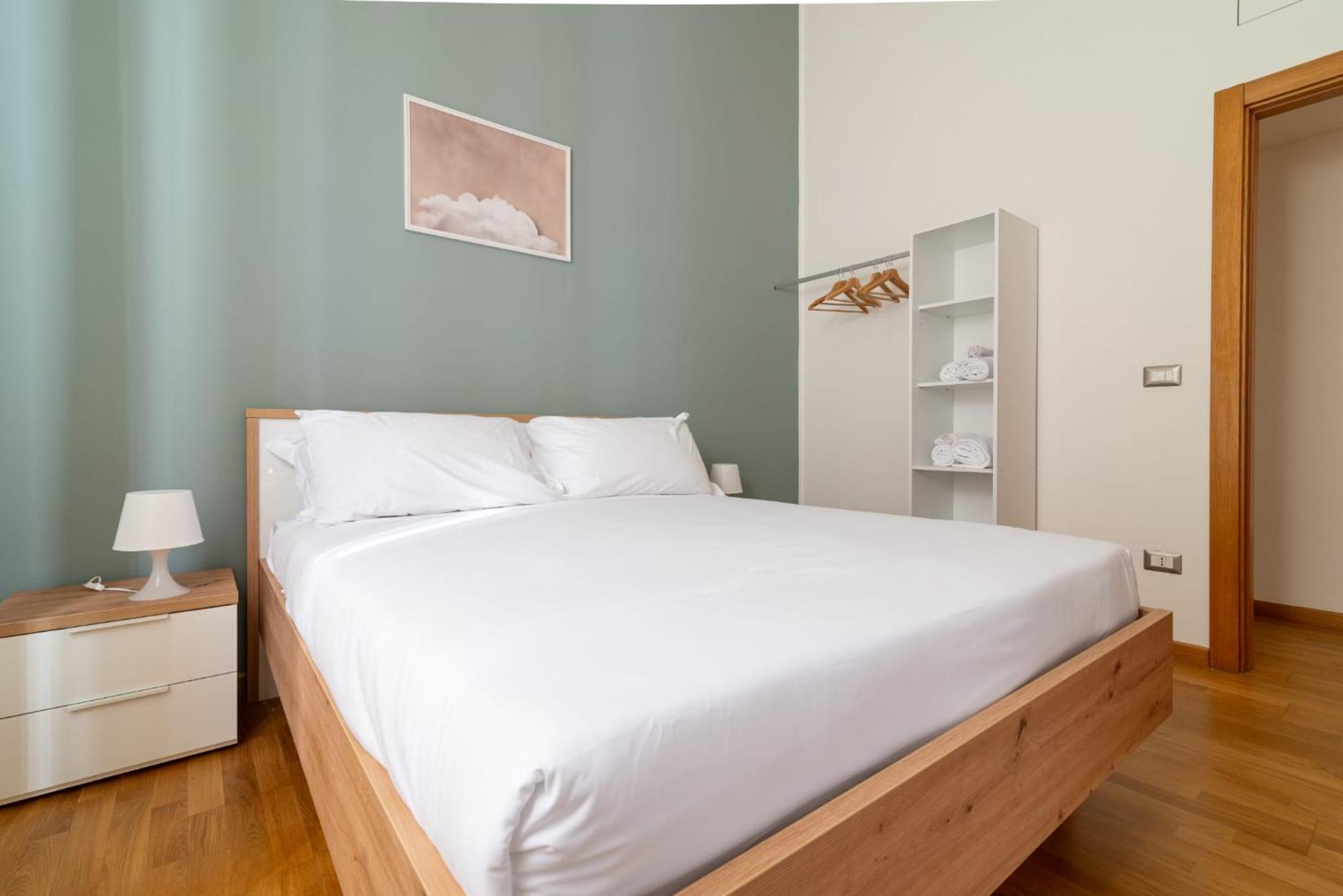 Stazione 54 Apartment Наполи Екстериор снимка